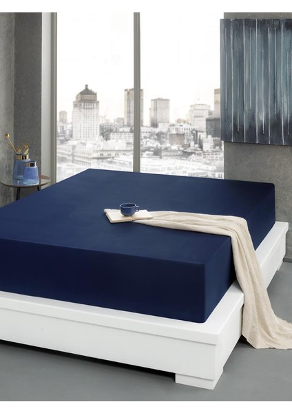 Geniş Yataklara Uygun Saten Çarşaf – Kaygan Dokulu, Modern Şıklık