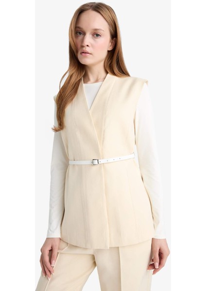 Regular Fit Kemerli Kolsuz Yelek F9350AX25AU modelleri