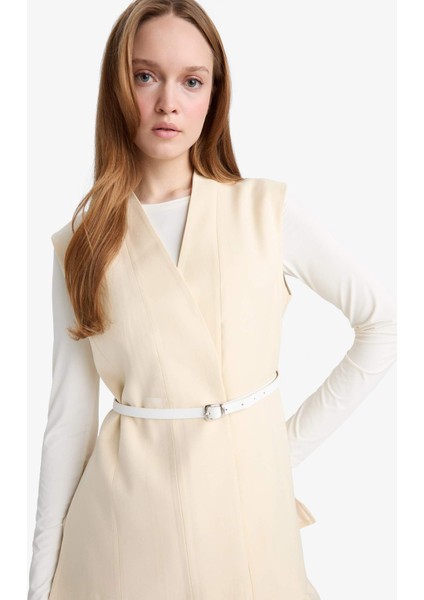 Regular Fit Kemerli Kolsuz Yelek F9350AX25AU fırsatları