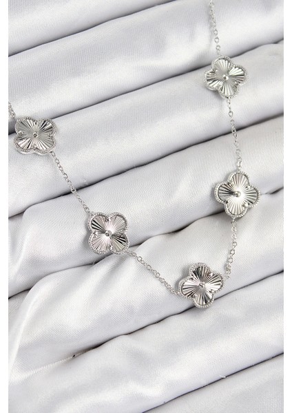 Pirinç Vıp Yonca Model Gümüş Renk Kadın Kolye