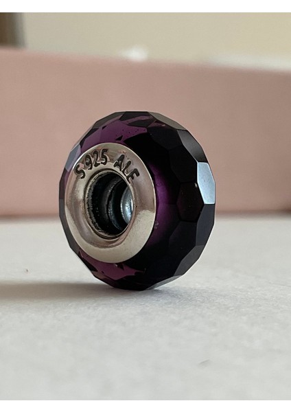 Fuşya Renk Toparlak Gümüş Charm fırsatları