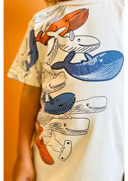 Erkek Çocuk Tişört Mavi Dünyanın Kahramanları Balinalar 5-9 Yaş, Krem fırsatları