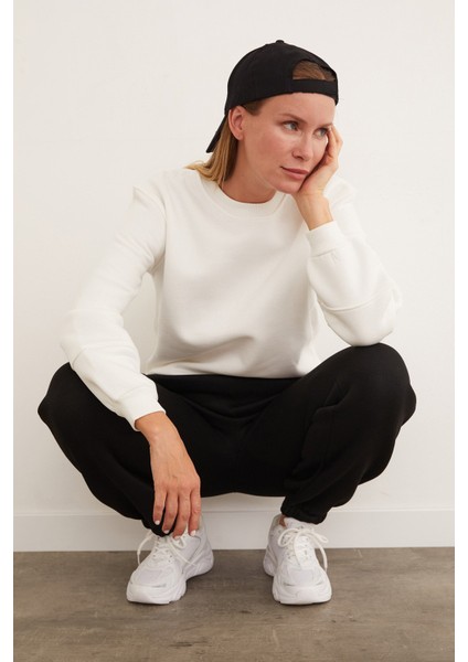 3 Iplik Basic Bisiklet Yaka Sweatshirt fiyatları