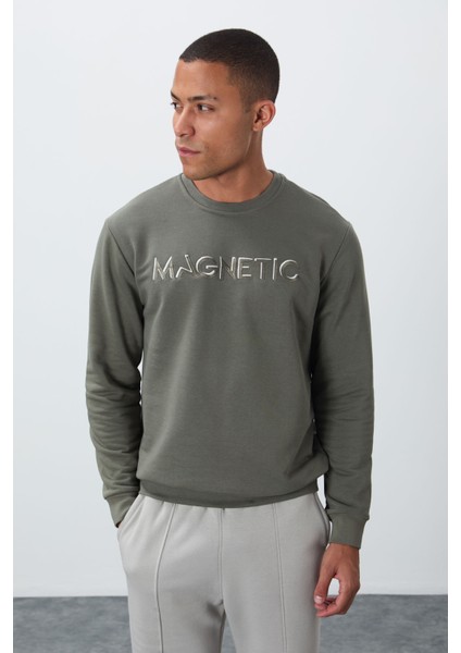 Çağla Yazı Nakışlı O Yaka Rahat Form İçi Polarlı Erkek Sweatshirt - 88020