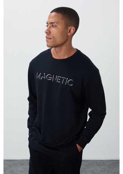 Lacivert Yazı Nakışlı O Yaka Rahat Form İçi Polarlı Erkek Sweatshirt - 88020 fırsatları