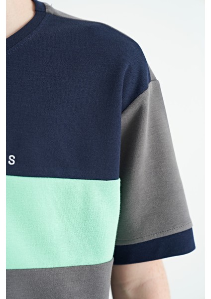 Koyu Gri Renk Geçişli Nakışlı Oversize Erkek Çocuk T-Shirt - 11159 modelleri