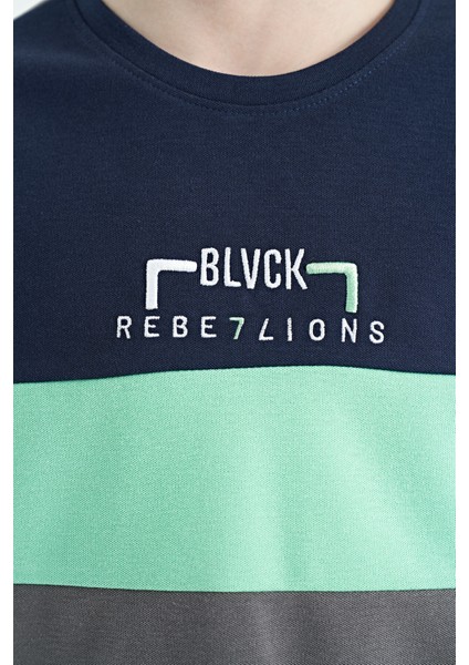 Koyu Gri Renk Geçişli Nakışlı Oversize Erkek Çocuk T-Shirt - 11159 fırsatları