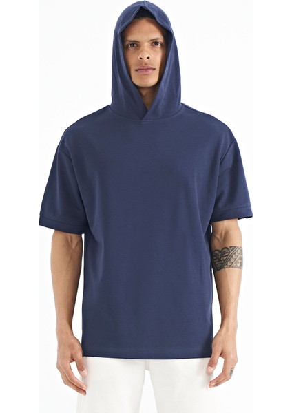 İndigo Kapüşonlu Kol Etiket Detaylı Oversize Erkek T-shirt - 88179 modelleri