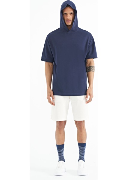 İndigo Kapüşonlu Kol Etiket Detaylı Oversize Erkek T-shirt - 88179 indirimleri
