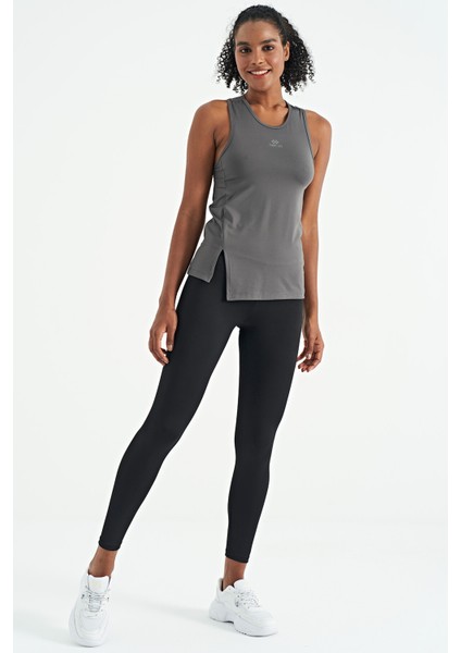 Koyu Gri Yırtmaç Detaylı O Yaka Sıfır Kollu Standart Kalıp Kadın Spor Atlet - 97256