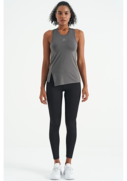 Koyu Gri Yırtmaç Detaylı O Yaka Sıfır Kollu Standart Kalıp Kadın Spor Atlet - 97256 modelleri