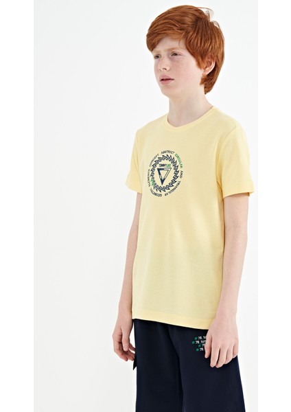 Sarı Nakış İşleme Detaylı O Yaka Standart Kalıp Erkek Çocuk T-Shirt - 11115 fırsatları