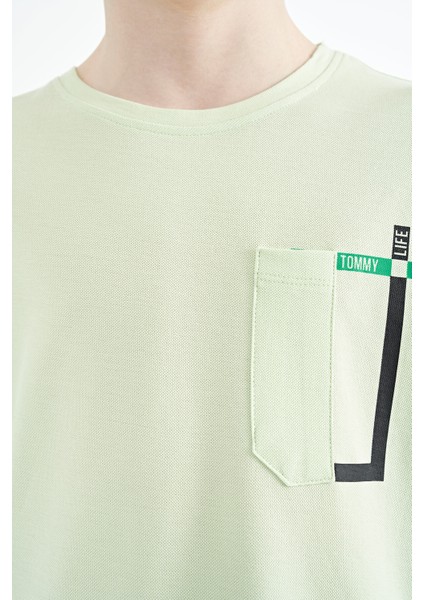 Açık Yeşil Cep Detaylı O Yaka Standart Kalıp Erkek Çocuk T-Shirt - 11120 indirimleri