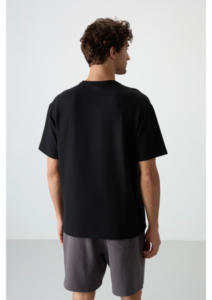 Siyah Waffle İnterlok Yüzeyi Dokulu Oversize Fit Basic Erkek T-Shirt - 88380 indirimleri