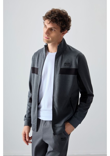 Koyu Gri Yüzeyi Dokulu Standart Fit Nakışlı Erkek Eşofman Takım - 85248 fiyatları