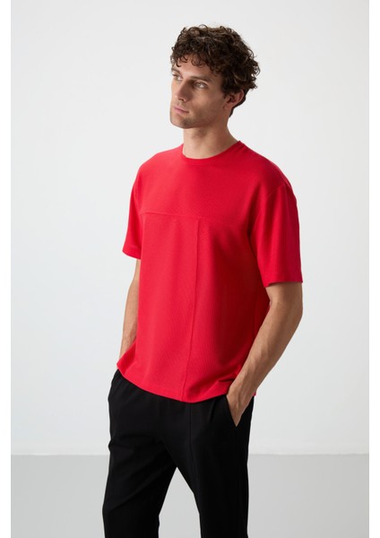 Kırmızı Waffle İnterlok Yüzeyi Dokulu Oversize Fit Basic Erkek T-Shirt - 88380 fırsatları