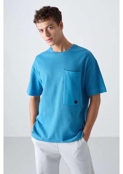 Petrol Mavi Pamuklu Kalın Yüzeyi Dokulu Oversize Fit Basic Erkek T-Shirt - 88341 fırsatları
