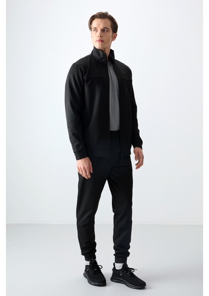 Siyah Yüzeyi Dokulu Standart Fit Nakışlı Erkek Eşofman Takım - 85248 fırsatları