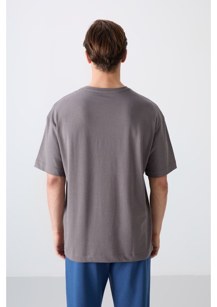 Koyu Gri Pamuklu Kalın Yumuşak Dokulu Oversize Fit Baskılı Erkek T-Shirt - 88334 indirimleri