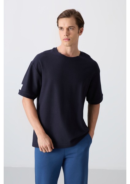 Lacivert Pamuklu Kalın Yüzeyi Dokulu Oversize Fit Basic Erkek T-Shirt - 88339