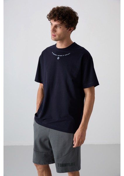Lacivert Pamuklu Kalın Yumuşak Dokulu Oversize Fit Baskılı Erkek T-Shirt - 88343 fırsatları