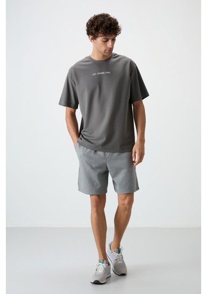 Koyu Gri Pamuklu Kalın Yüzeyi Dokulu Oversize Fit Baskılı Erkek T-Shirt - 88364 modelleri