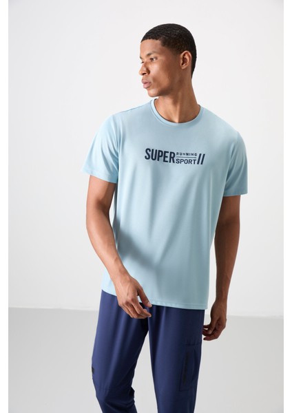 Açık Mavi Polyester Nefes Alan Dokulu İnce Esnek Standart Fit Erkek Performans T-Shirt - 88385 fırsatları