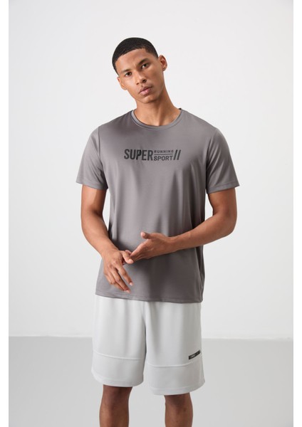 Koyu Gri Polyester Nefes Alan Dokulu İnce Esnek Standart Fit Erkek Performans T-Shirt - 88385 fırsatları