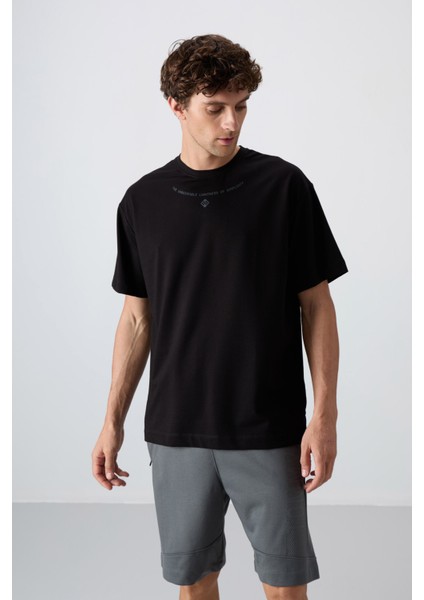 Siyah Pamuklu Kalın Yumuşak Dokulu Oversize Fit Baskılı Erkek T-Shirt - 88343 fırsatları
