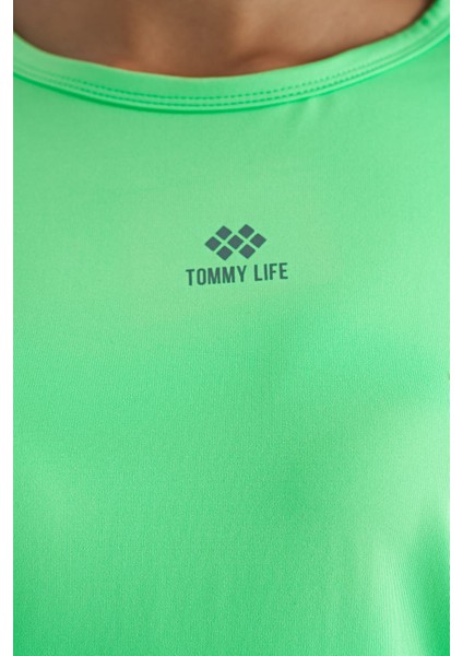 Neon Yeşil O Yaka Baskı Detaylı Oversize Kısa Kol Kadın T-Shirt - 97263 modelleri