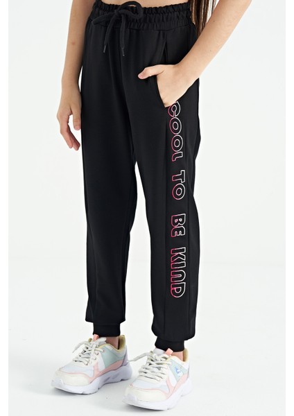 Siyah Yan Yazı Nakışlı Bağcıklı Standart Kalıp Jogger Kız Çocuk Eşofman Alt - 75123 fırsatları