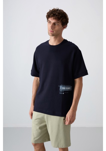 Lacivert Pamuklu Kalın Yumuşak Dokulu Oversize Fit Baskılı Erkek T-Shirt - 88322 fırsatları