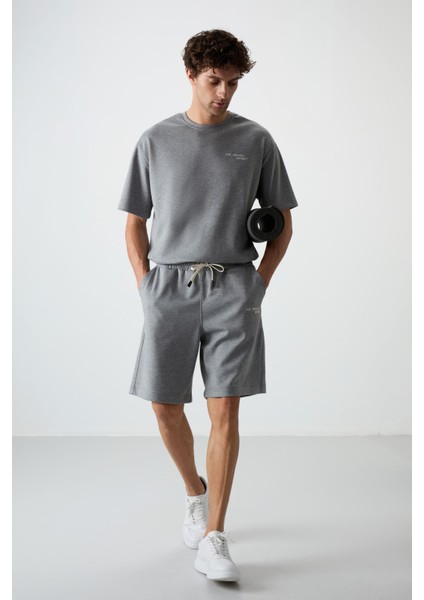 Gri Melanj Pamuklu Kalın Yumuşak Dokulu Oversize Fit Nakışlı Erkek Şort Takım - 85250