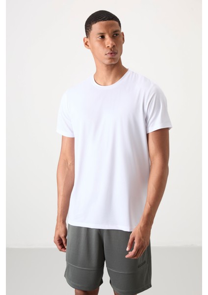 Beyaz Polyester Nefes Alan Dokulu İnce Esnek Standart Fit Erkek Performans T-Shirt - 88388