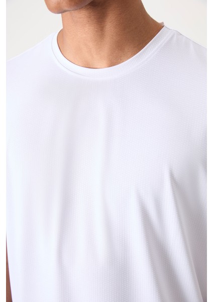 Beyaz Polyester Nefes Alan Dokulu İnce Esnek Standart Fit Erkek Performans T-Shirt - 88388 modelleri