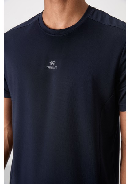 Lacivert Polyester Nefes Alan Dokulu İnce Esnek Standart Fit Erkek Performans T-Shirt - 88390 modelleri