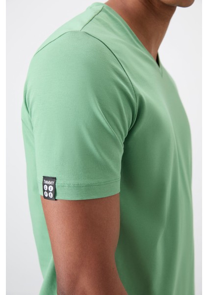 Açık Yeşil Basic Kısa Kol Standart Kalıp V Yaka Erkek T-Shirt - 87912 fiyatları