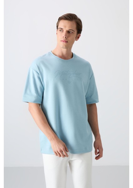 Açık Mavi Pamuklu Kalın Yumuşak Dokulu Oversize Fit Baskılı Erkek T-Shirt - 88320 fırsatları
