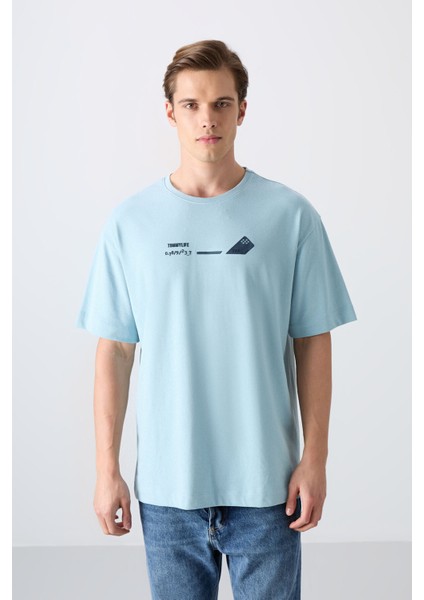 Açık Mavi Pamuklu Kalın Yumuşak Dokulu Oversize Fit Baskılı Erkek T-Shirt - 88330 fırsatları