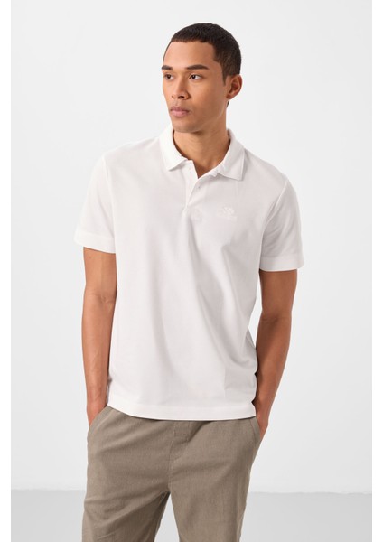 Ekru Basic Logolu Standart Kalıp Triko Polo Yaka Erkek T-Shirt - 87748 fırsatları