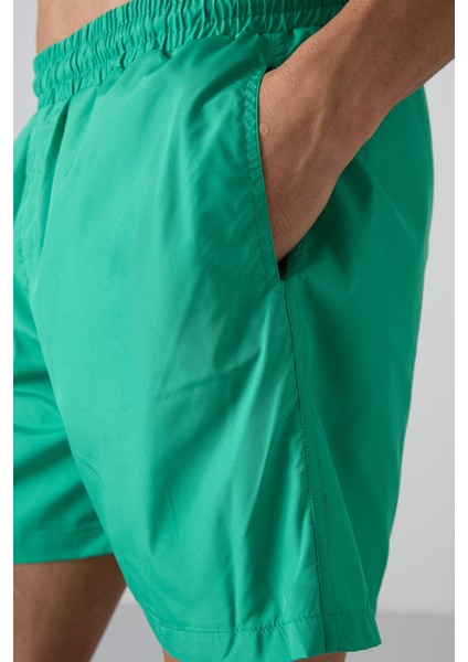 Yeşil Hızlı Kuruyan Standart Fit Erkek Deniz Şortu - 81237 fırsatları