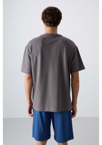 Koyu Gri Pamuklu Kalın Yüzeyi Dokulu Oversize Fit Basic Erkek T-Shirt - 88341 indirimleri