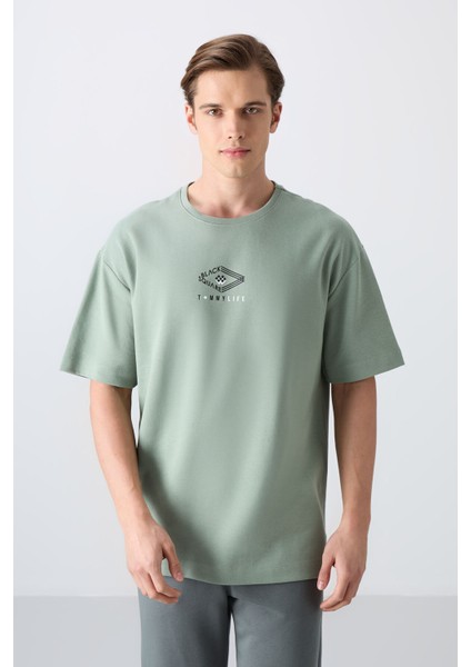 Açık Yeşil Pamuklu Kalın Yumuşak Dokulu Oversize Fit Baskılı Erkek T-Shirt - 88325 fırsatları