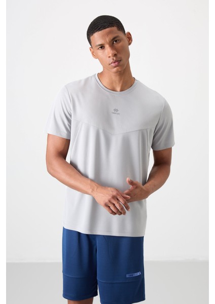 Gri Polyester Nefes Alan Dokulu İnce Esnek Standart Fit Erkek Performans T-Shirt - 88391 fırsatları
