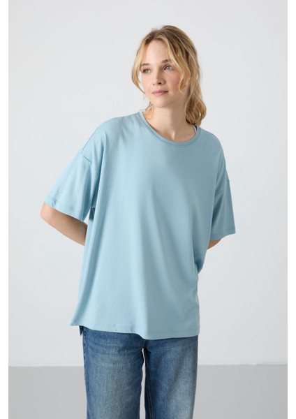 Açık Mavi Penye Modal Yumuşak Tuşeli Oversize Fit Basic Kadın T-Shirt- 97285 fırsatları