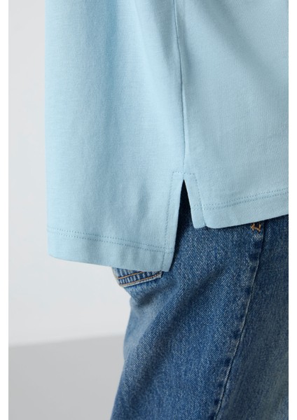 Açık Mavi Penye Modal Yumuşak Tuşeli Oversize Fit Basic Kadın T-Shirt- 97285 indirimleri