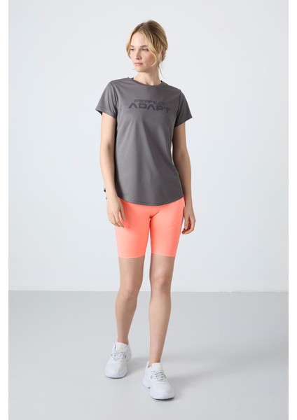 Koyu Gri Nefes Alan Dokulu İnce Esnek Standart Fit Performans Kadın T-Shirt - 97283 modelleri