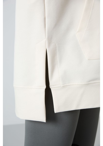 Ekru Balon Kol Yazı Nakışlı Kadın Oversize Tunik Sweatshirt - 97163 fırsatları