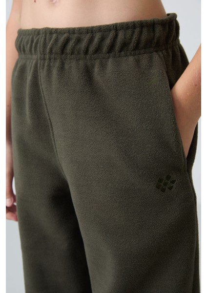 Haki Kalın Yumuşak Dokulu Standart Fit Nakışlı Polar Kız Çocuk Eşofman Alt - 75155 fırsatları