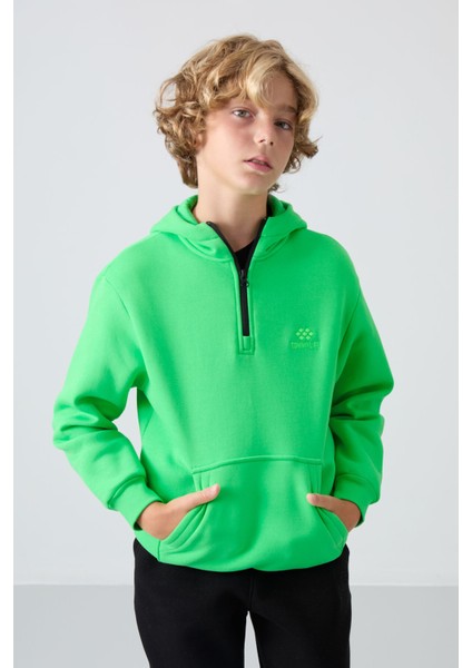 Neon Yeşil Pamuklu Kalın İçi Tüylü Yumuşak Dokulu Standart Fit Nakışlı Erkek Çocuk Sweatshirt - 11244 fırsatları